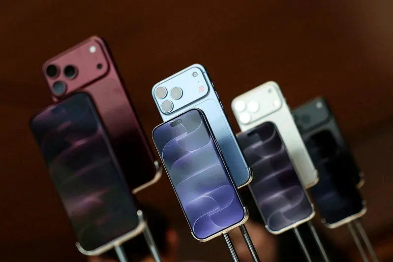 iPhone 18 Pro用不到两周褪色 消费者要求退款