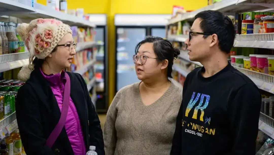 “滚回你们的国家！”澳华人店主因长期种歧被迫卖店，将女儿送回国