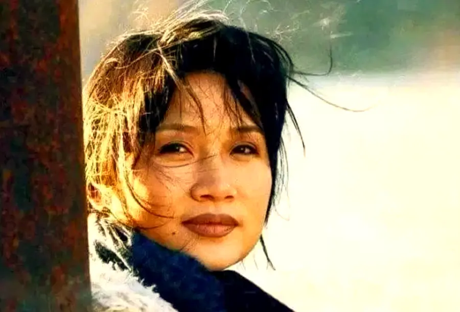 洛杉矶华人超市偶遇李娜,63岁光头素衣陪八旬母亲买菜