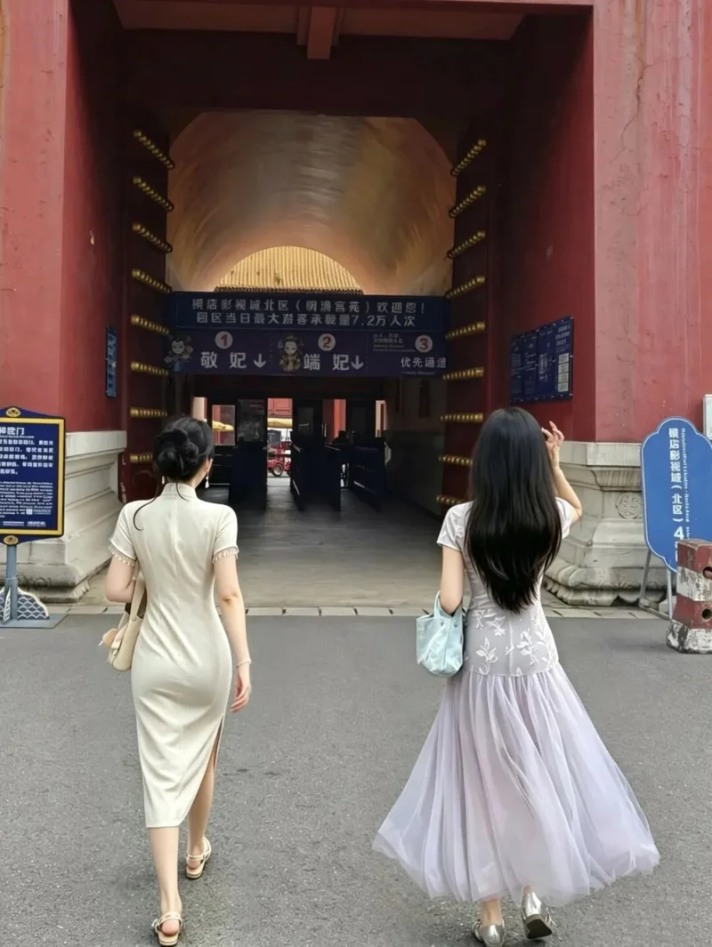 花218元全资进组的年轻人 都在横店演爽了