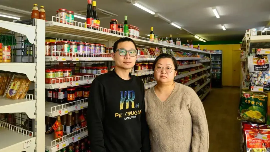“滚回你们的国家！”澳华人店主因长期种歧被迫卖店，将女儿送回国
