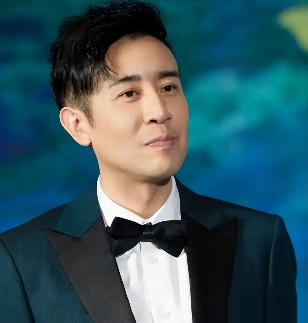 于和伟回抚顺帮三哥卖包子，给8个哥姐买房