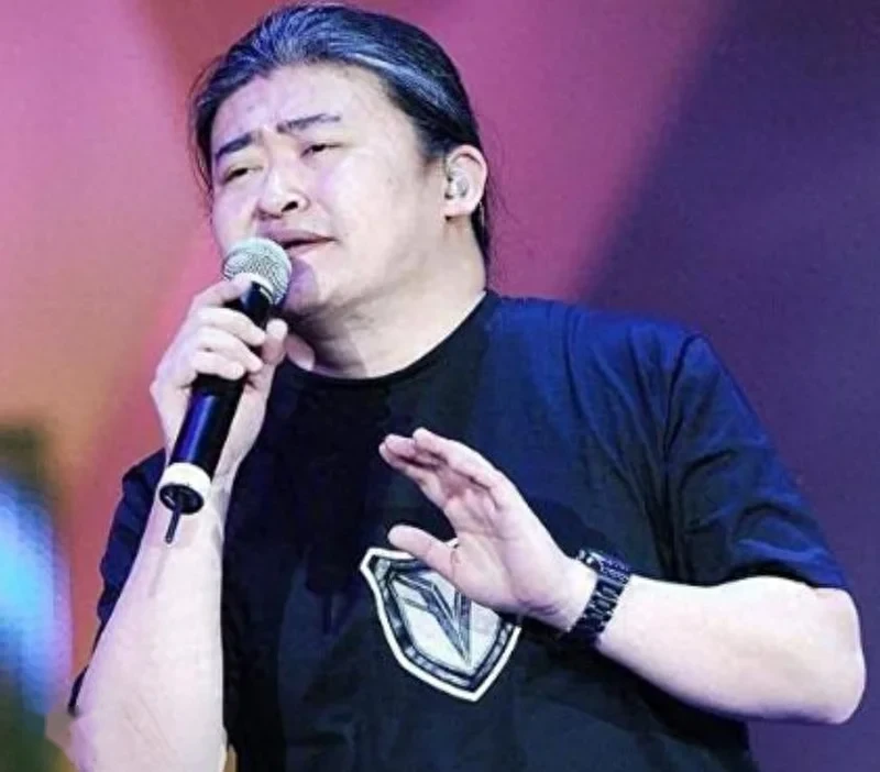 刘欢去世5天,高晓松揭三里屯饭局内情