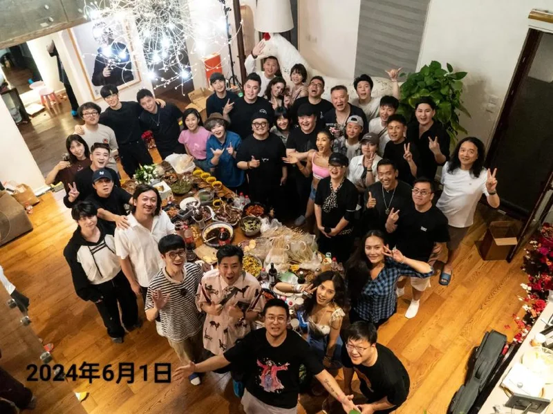 刘欢去世5天,高晓松揭三里屯饭局内情