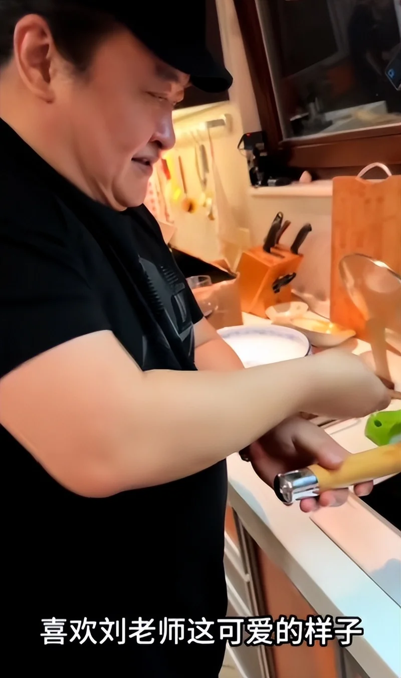 刘欢去世5天,高晓松揭三里屯饭局内情