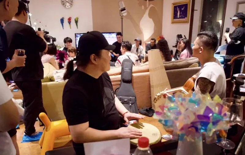 刘欢去世5天,高晓松揭三里屯饭局内情