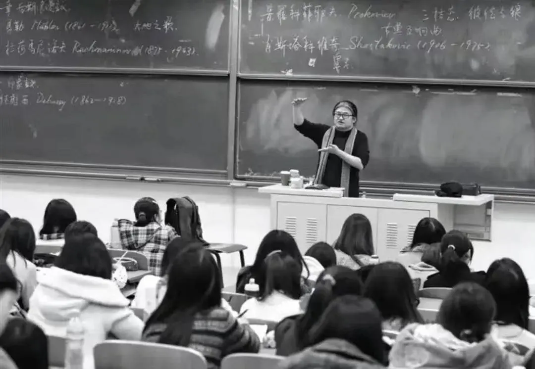 刘欢便秘想出经典歌词 喜欢抽无过滤嘴骆驼烟