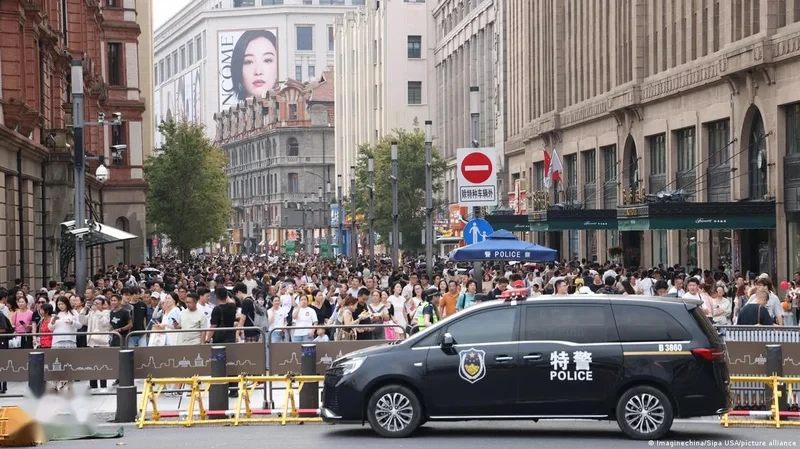中国“黄金周”: 旅游热了消费还是冷？