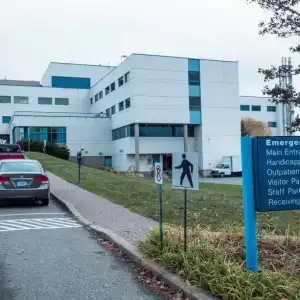 病人医院偷车车并纵火 27岁男子被控