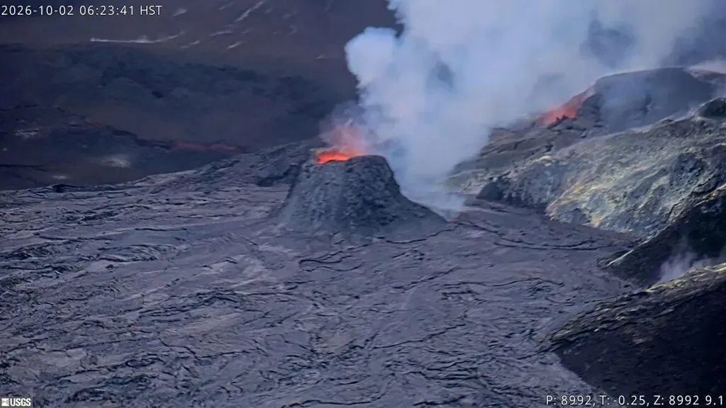 紧急! 度假胜地1天狂震近100次 火山喷口冒火 热门区域紧急封闭!