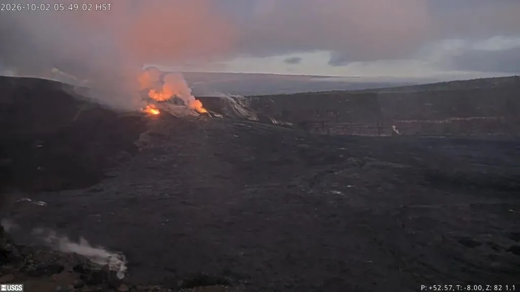 紧急! 度假胜地1天狂震近100次 火山喷口冒火 热门区域紧急封闭!