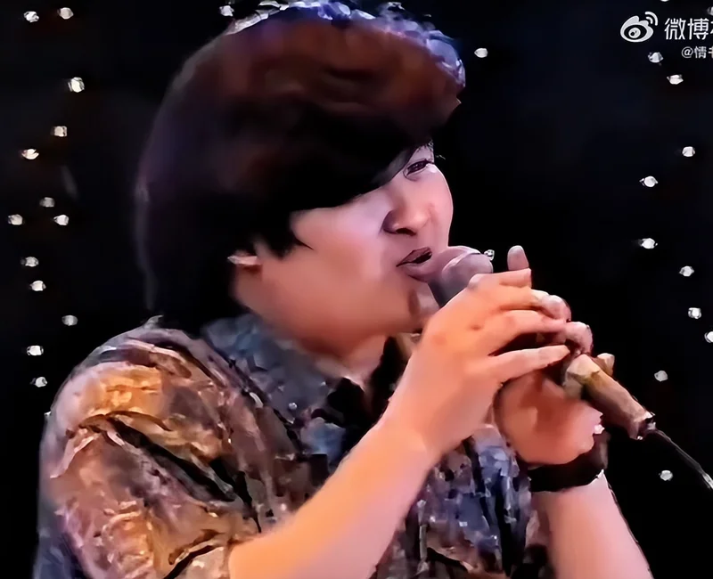 又被看哭!刘欢1991年赈灾义演险晕倒