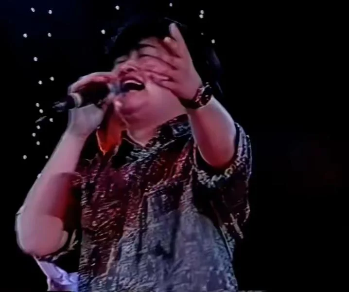 又被看哭!刘欢1991年赈灾义演险晕倒