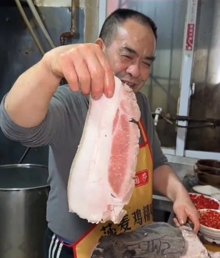 成都回锅肉3片105元,商家称一片赚几元