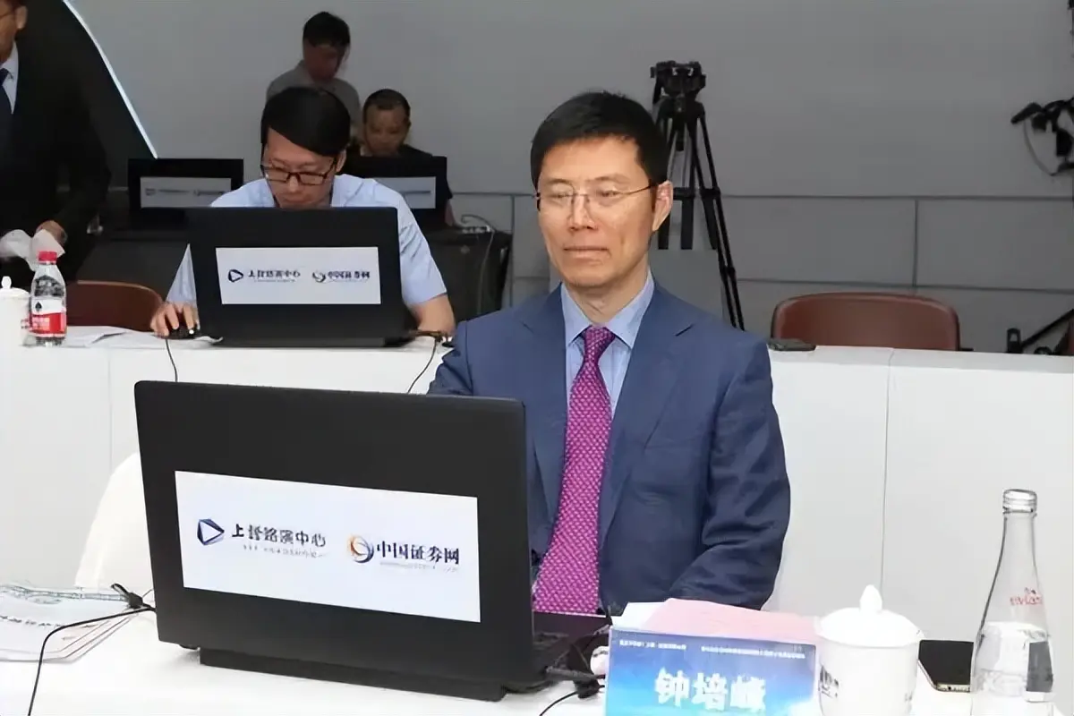 这对华人夫妻，造了全球1/6电视芯片