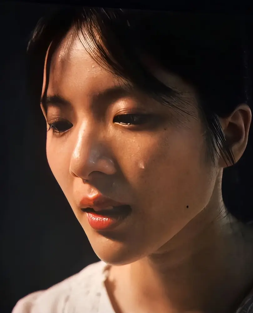 22岁李思潼处女作票房20亿，人民日报又给足排面