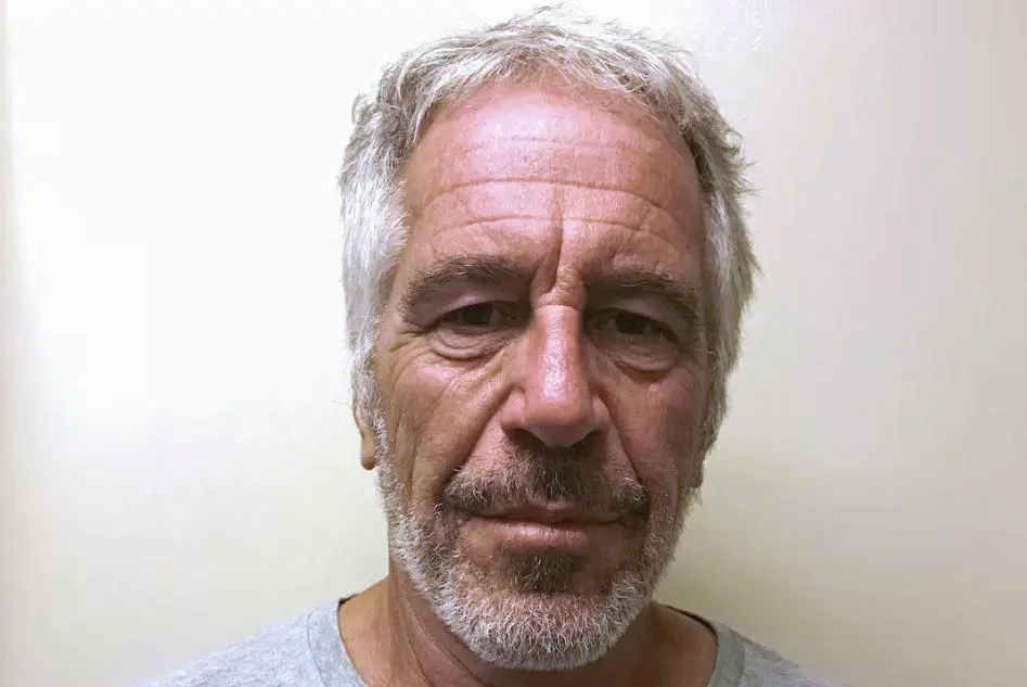 又一个爱泼斯坦案的举报人死亡！现在杀人灭口都懒得演了？