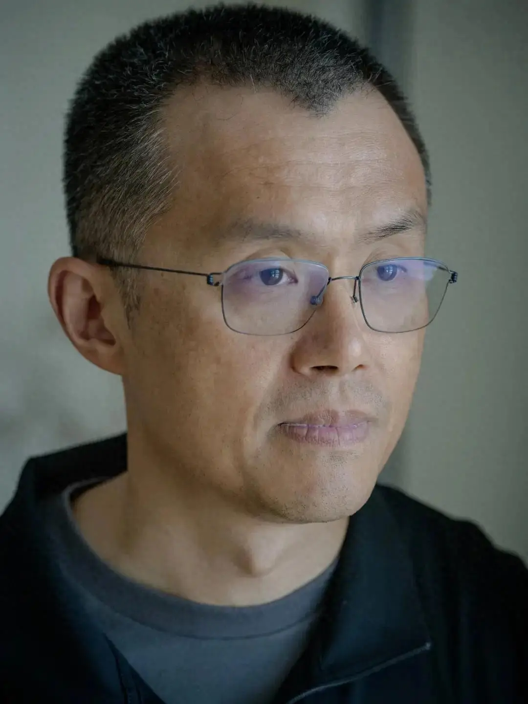 床上午休办公：赵长鹏阿联酋豪宅曝光
