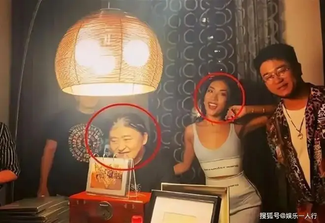 刘欢家里的常客不是毛阿敏也不是那英，而是她