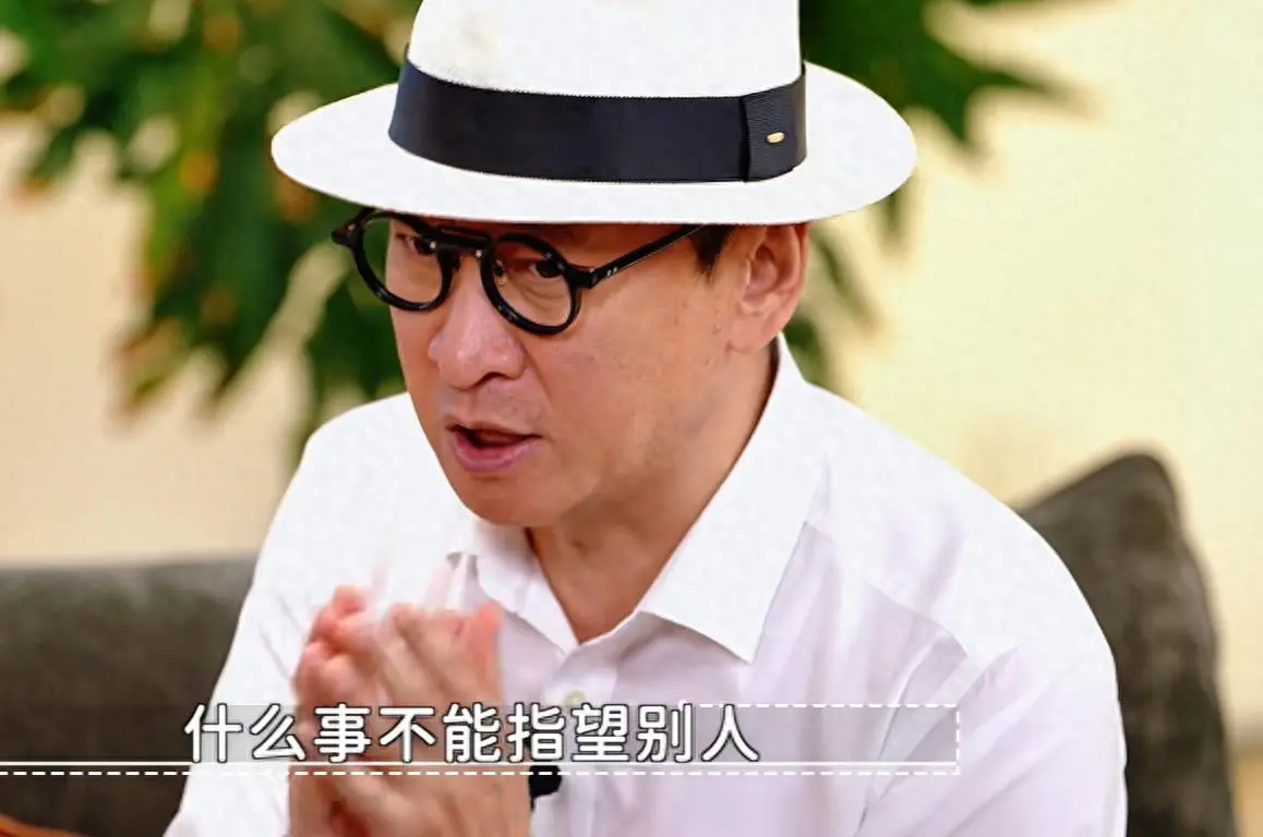 周杰一天只吃一顿饭，56岁未婚没孩子