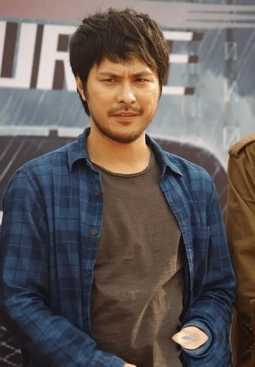 日薪62万！李嘉诚背后最牛打工仔，一个电话赚回1000亿