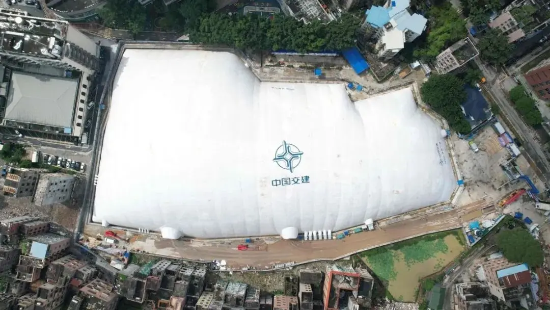 中国城市，为什么突然冒出很多巨型“白色大棚”？