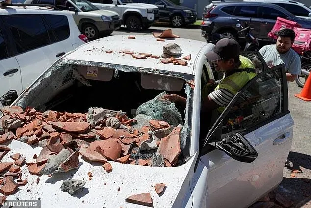 突发! 北美7.7级强震 海啸警报波及9国 楼房倒塌道路开裂 余震超45次!