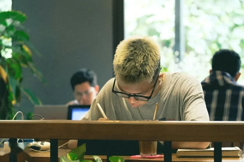 孩子越来越笨 AI正在惩罚下一代