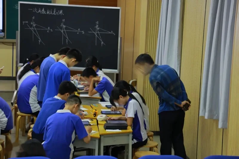 孩子越来越笨 AI正在惩罚下一代