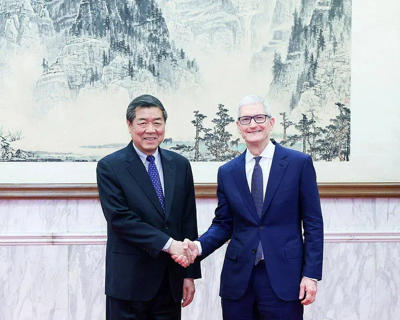 库克卸任CEO首访中 会何立峰盼深化美中经贸