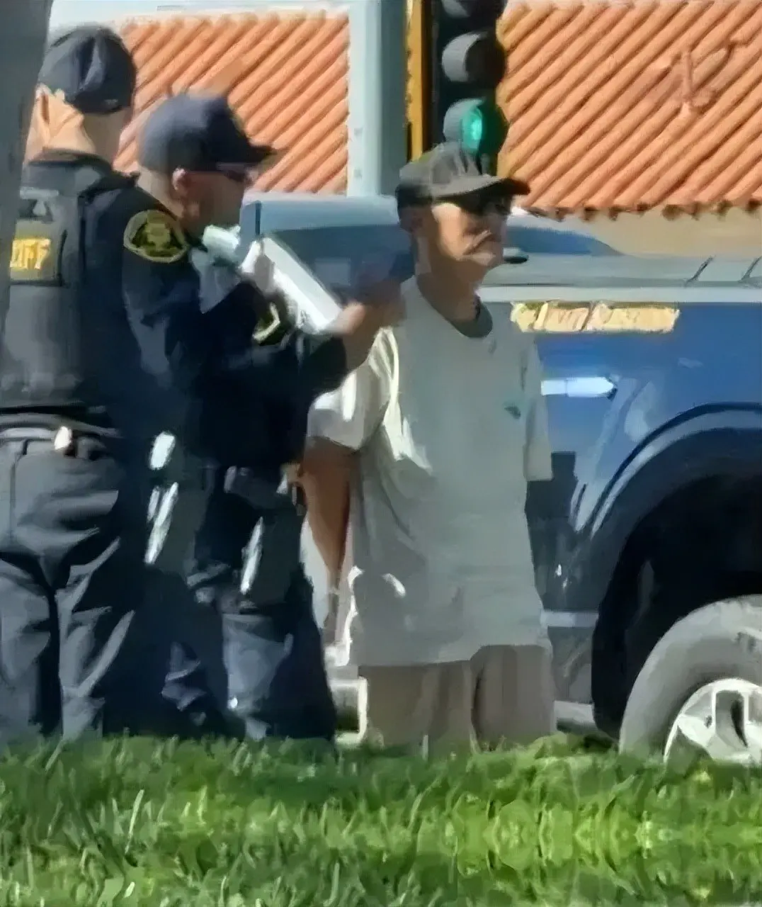 华裔岳父母杀女婿案大反转！陌生人捐精男方代孕