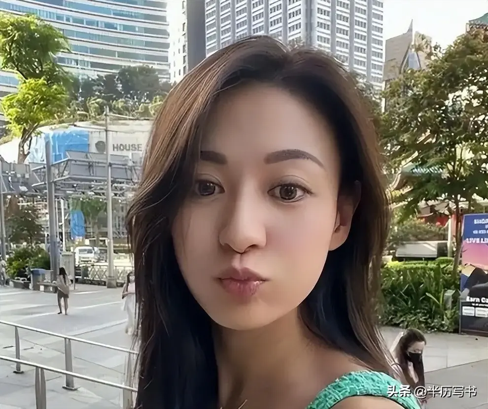 原来她是曹云金前女友，嫁给富商被宠成公主