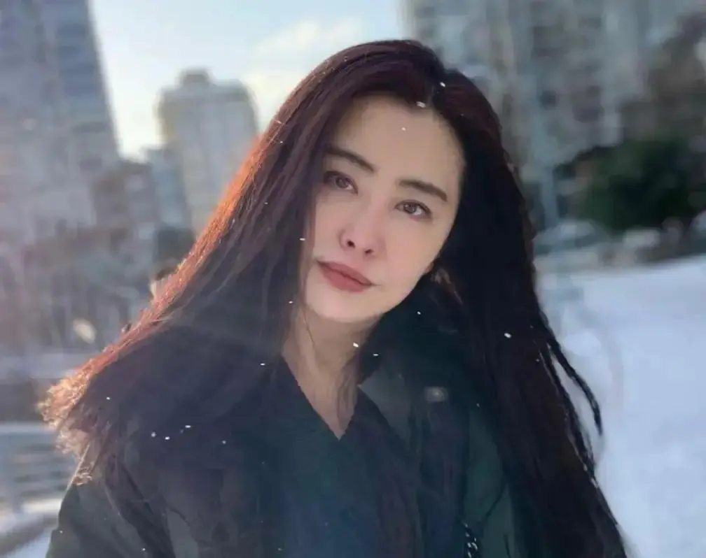 林恬儿：王祖贤就是为了我爸爸的钱，她太假对我好都是装出来的