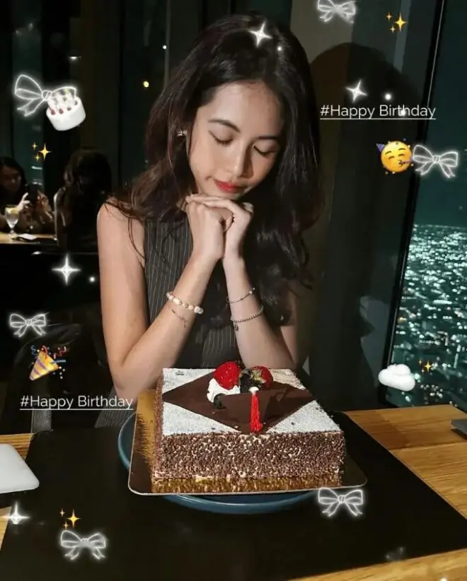 翁虹女儿刘莳19岁生日，考入UCLA成普拉提教练