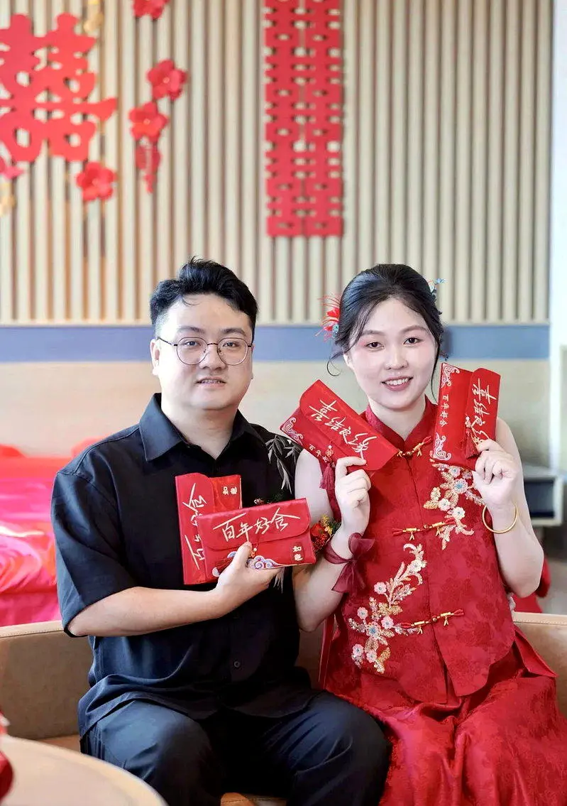 婚纱照也用AI生成 中国年轻人“四无婚礼”引发关注