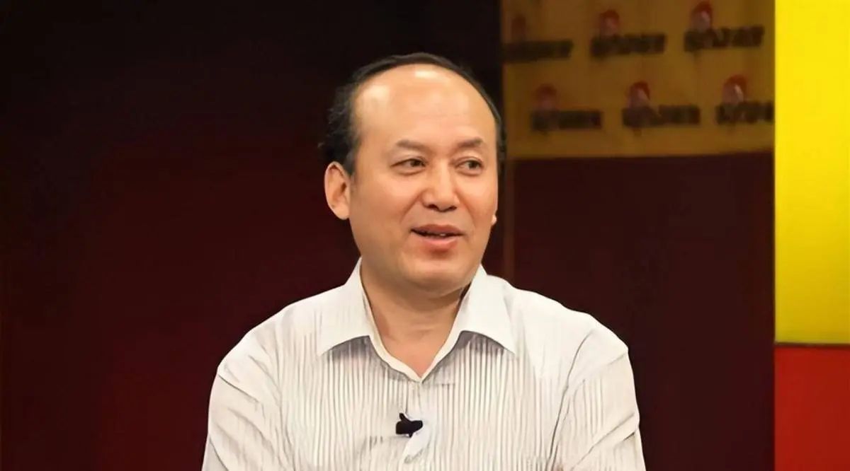 70岁郭达现状：住在西安老小区里养老，老态龙钟