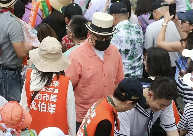 蔡康永现身沈伯洋造势场 国台办时隔10日定调：任何人都不能当两面人