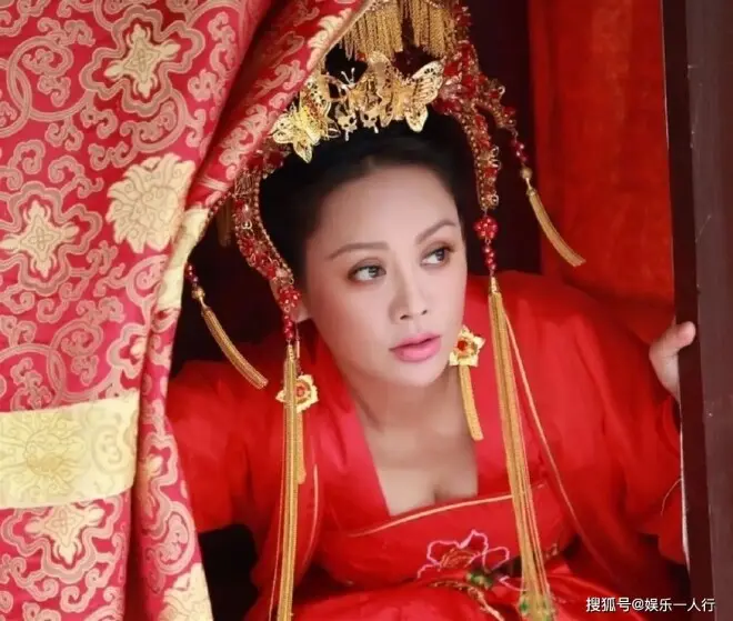 宁静独身15载未再婚，离婚后弃牧场