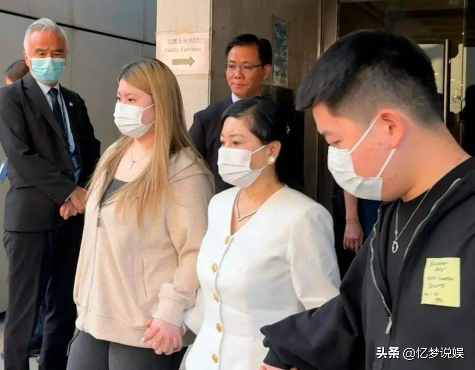 蔡天凤邝港杰是密友，常去澳门赌，曾欲移民英国