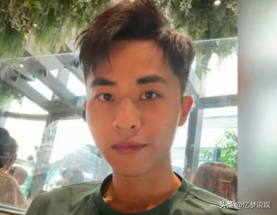 蔡天凤邝港杰是密友，常去澳门赌，曾欲移民英国