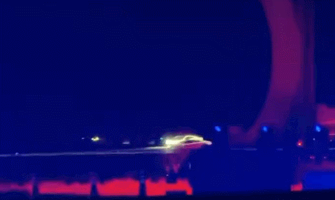 特斯拉会“飞”了!新款Roadster刚刚亮相,现场腾空翻转!2028年量产
