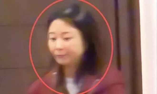 46岁殷桃路人照判若两人，昔日女神变大妈