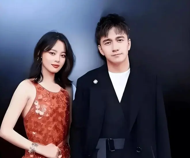 辛芷蕾前男友被曝美国已婚当爸，孩子已一岁