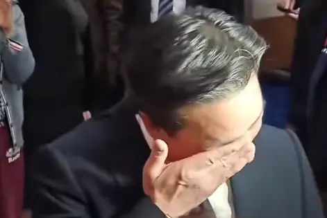 温哥华华裔市长惨败 当场落泪 团队几乎被横扫；列治文华裔市长也梦碎