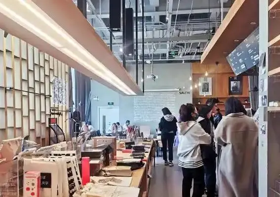 回国买衣服被导购冷落，加拿大4年习惯全乱了