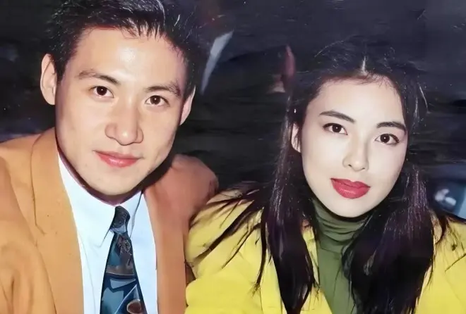 张学友大女儿现身，穿短裙皮罩走欧美火辣风