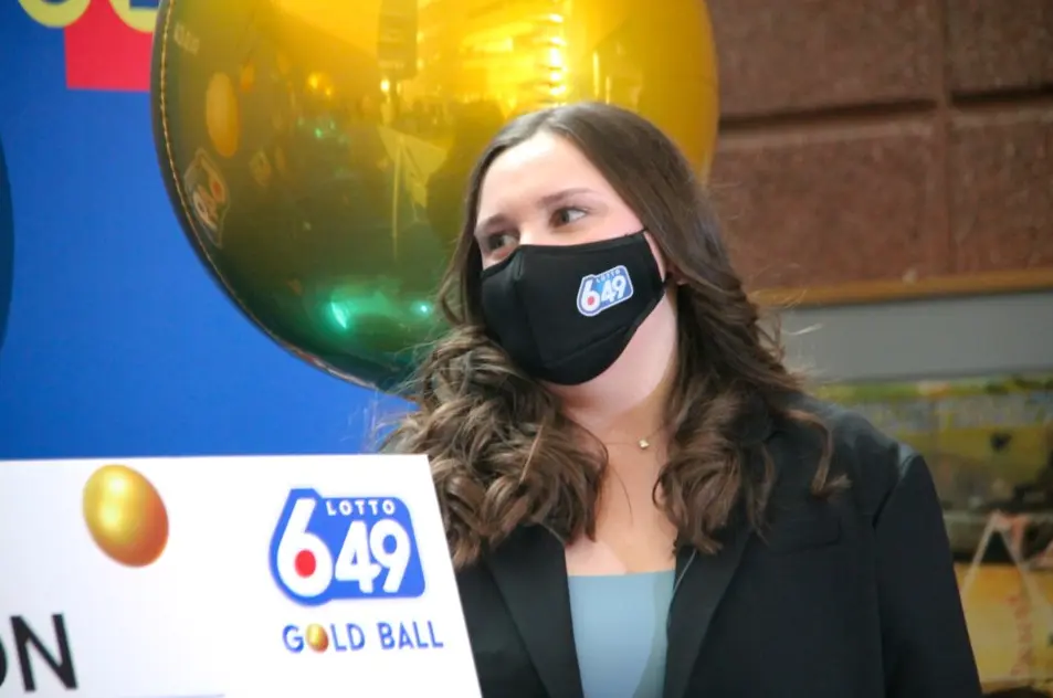 火了! 加拿大女孩5岁捐款救灾民, 13年后首买彩票赢得$4800万!