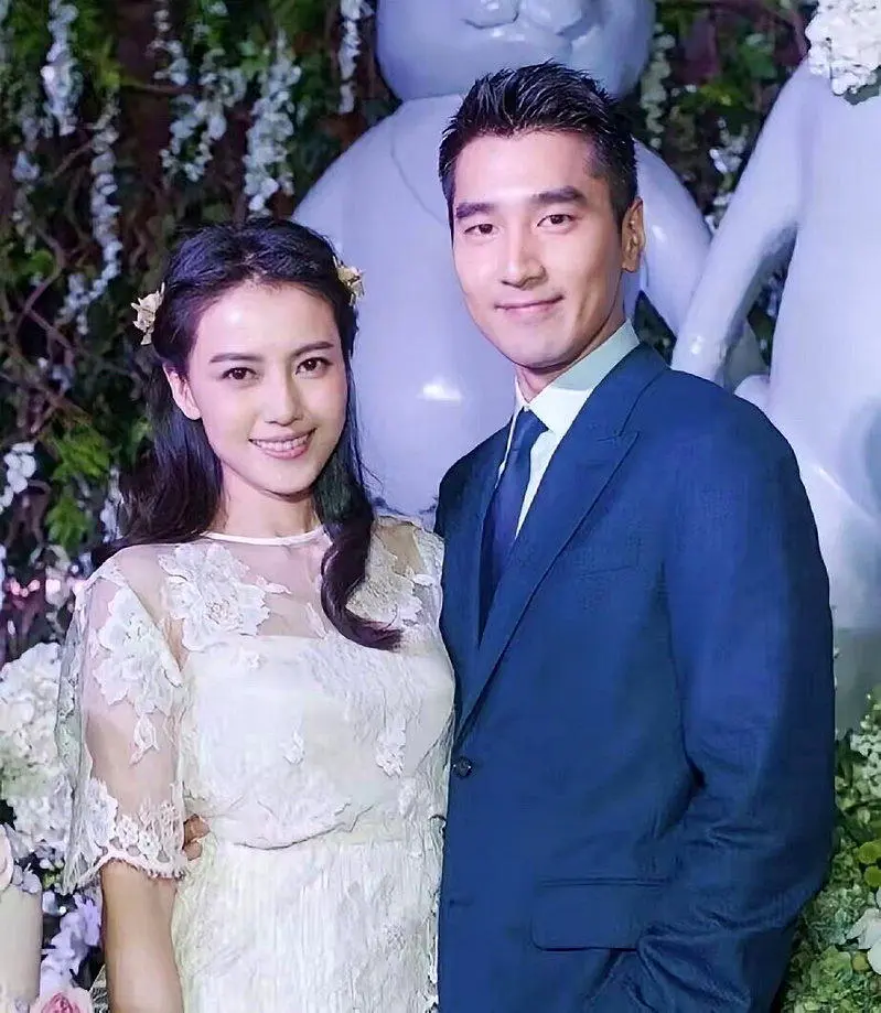 粉丝喊“喜欢你老婆高圆圆” 赵又廷秒回