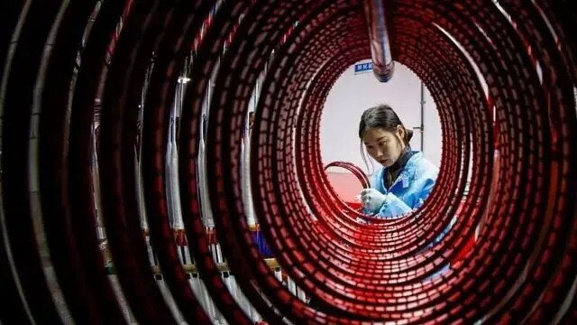 中国三季度增长4.5%:出口暴增,楼市开工面积跌25%