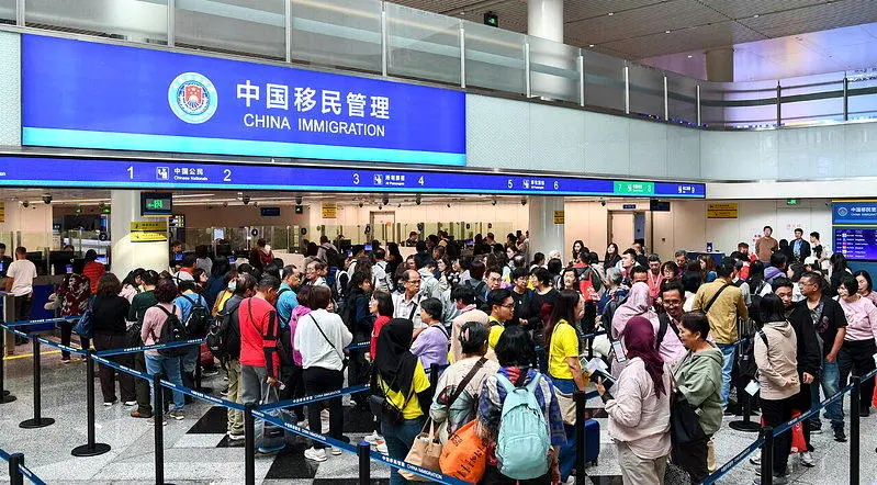 美国务院更新中国旅游警示，美籍华人面临不当拘留风险